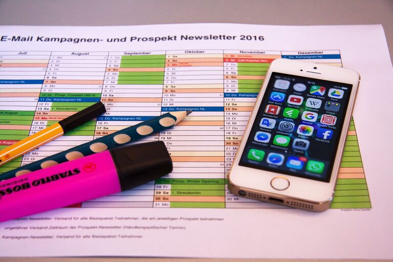 How to Declutter Your Digital Life for a Cleaner Workspace